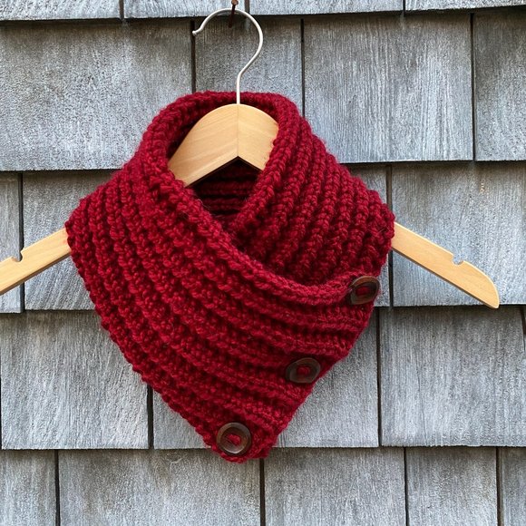 Cowl Scarf Red with Wooden Buttons Christmas Gift - Picture 1 of 1